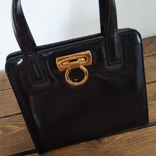 サルヴァトーレフェラガモ(Salvatore Ferragamo)のフェラガモ ミニハンドバッグ ブラック(ハンドバッグ)