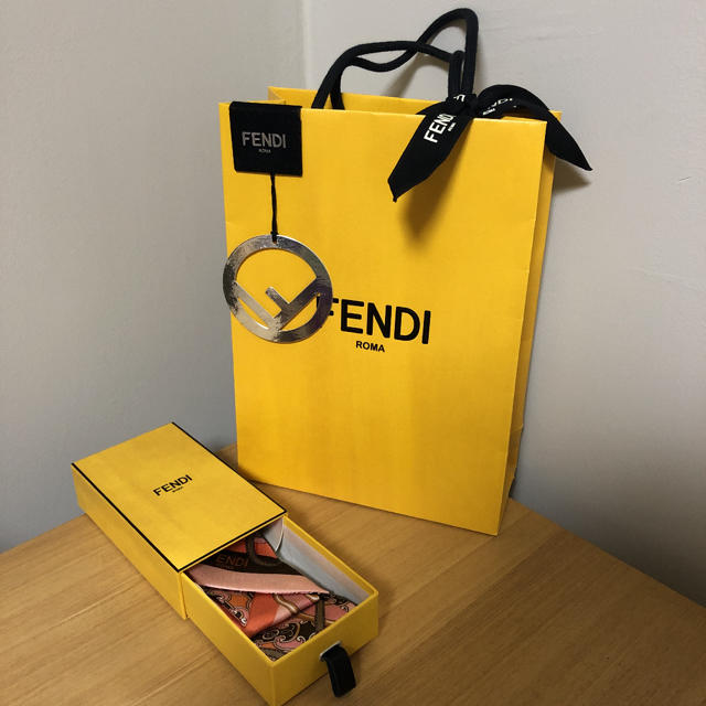 ★新品★FENDI ラッピー