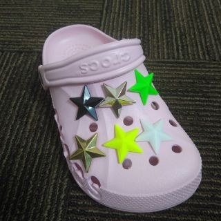 クロックス(crocs)のスタッズ　スター　色選択自由　2個　クロックス用チャーム(その他)