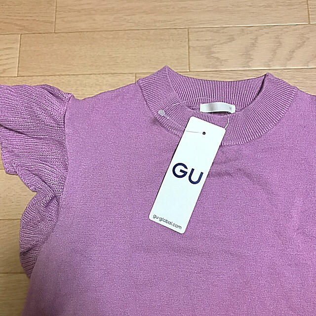GU(ジーユー)のGU ⭐️新品フリルスリーブセーターM レディースのトップス(カットソー(半袖/袖なし))の商品写真