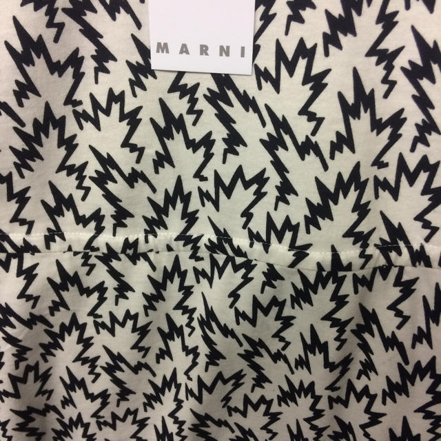 Marni(マルニ)の【新品】MARNI  総柄デザインTシャツ 50 Lサイズ メンズのトップス(Tシャツ/カットソー(半袖/袖なし))の商品写真