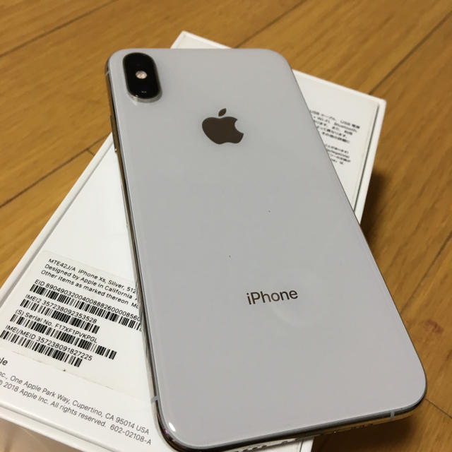 【美品】iPhone Xs Silver 512 GB SIMフリー　本体