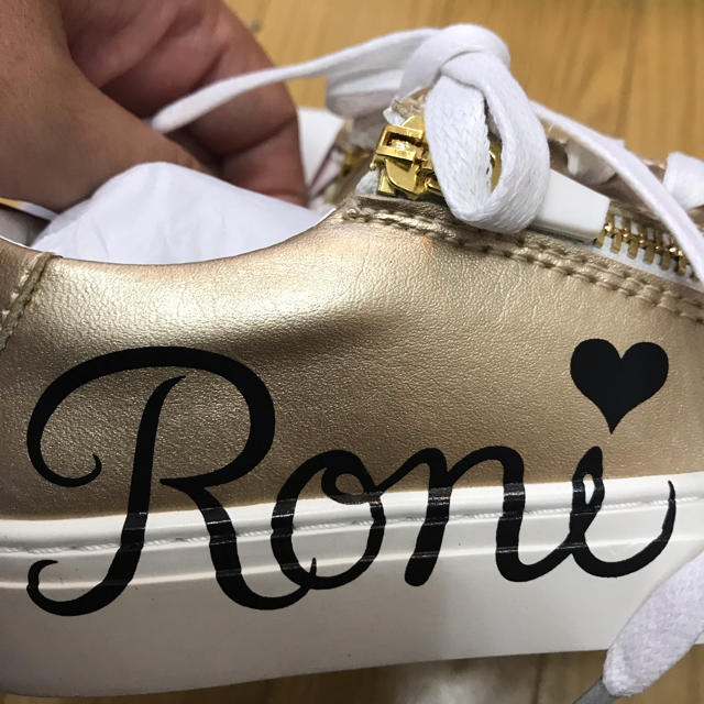 RONI(ロニィ)のロニィ  19  即購入可！ キッズ/ベビー/マタニティのキッズ靴/シューズ(15cm~)(スニーカー)の商品写真