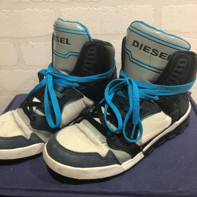 DIESEL(ディーゼル)のディーゼルシューズ・25.5 メンズの靴/シューズ(スニーカー)の商品写真