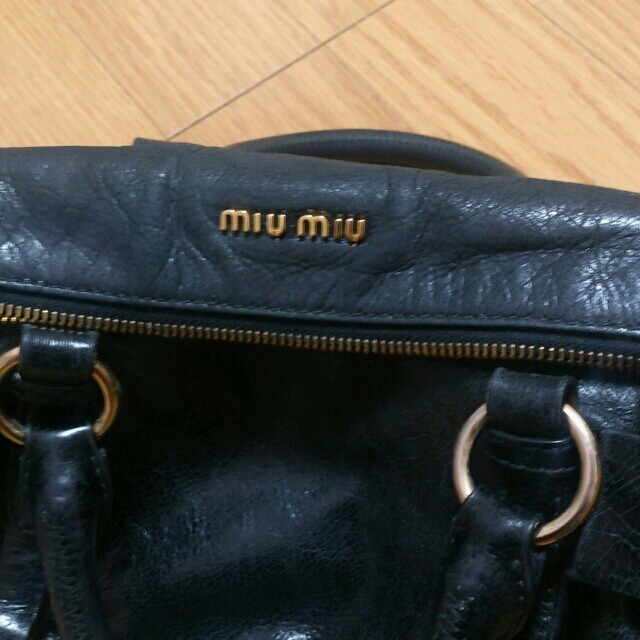 miumiu ハンドバッグの通販 by miu's shop｜ミュウミュウならラクマ - miumiu 新作正規品