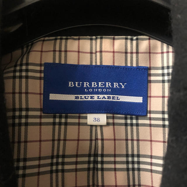 BURBERRY BLUE LABEL(バーバリーブルーレーベル)の値下げ中【希少】Burberry ブルーレーベル ピーコート 38サイズ【美品】 レディースのジャケット/アウター(ピーコート)の商品写真