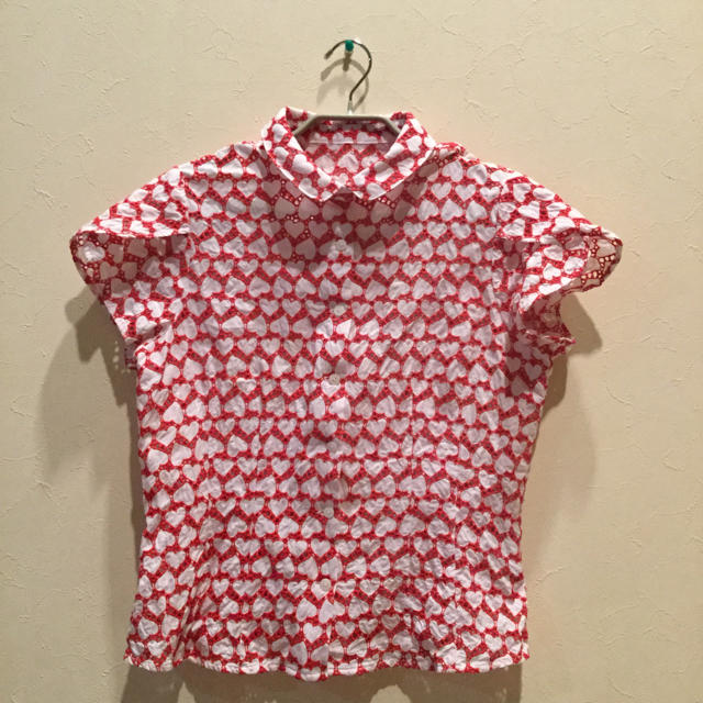ノイディッタ シャツ ブラウス 半袖 ハート 赤 42 レース レディースのトップス(シャツ/ブラウス(半袖/袖なし))の商品写真