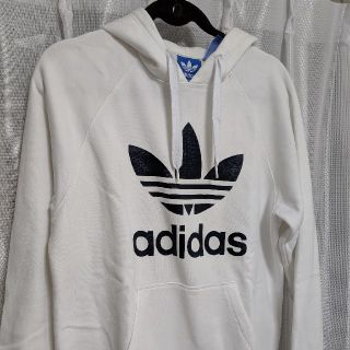 アディダス(adidas)のadidasパーカー/裏起毛(パーカー)