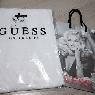 ゲス(GUESS)の【新品・未使用】GUESS　Ｔシャツ　立体プリント(Tシャツ/カットソー(半袖/袖なし))