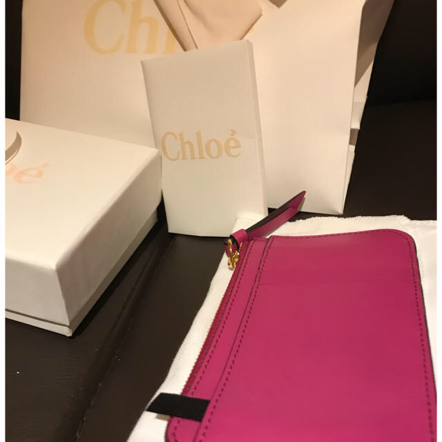 Chloe(クロエ)のクロエ 新作◆CHLOE クロエ◆Cモチーフ レザー カードケース 新品未使用 レディースのファッション小物(名刺入れ/定期入れ)の商品写真