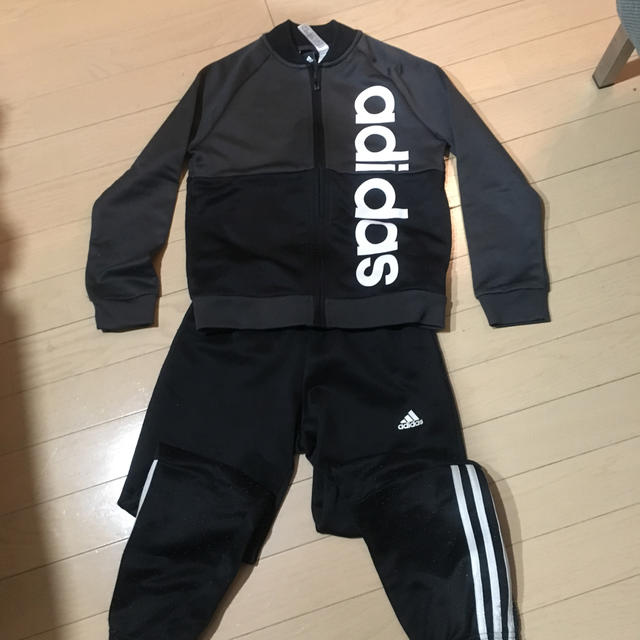 adidas(アディダス)のadidasキッズジャージ上下120！ キッズ/ベビー/マタニティのキッズ服男の子用(90cm~)(その他)の商品写真