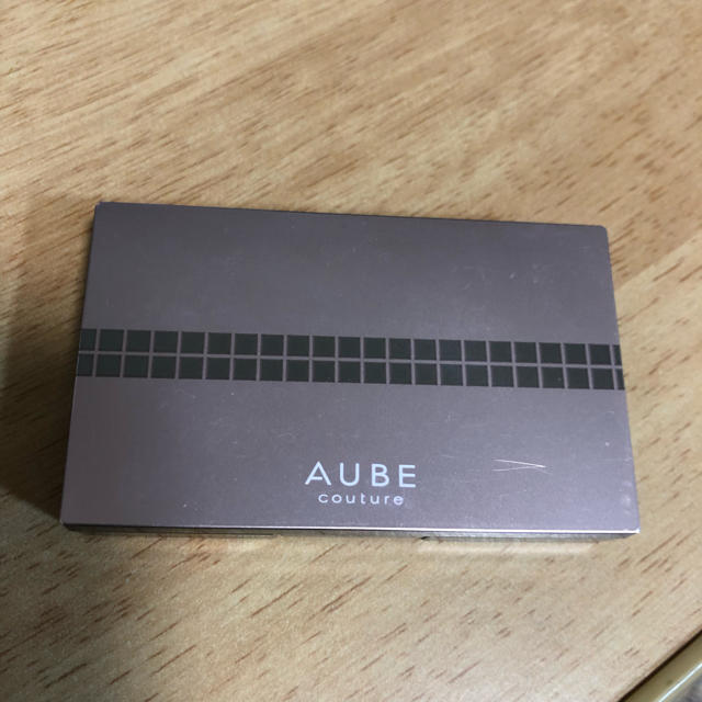 AUBE couture(オーブクチュール)のオーブ クチュール デザイニング アイブロウコンパクト BR812 コスメ/美容のベースメイク/化粧品(パウダーアイブロウ)の商品写真