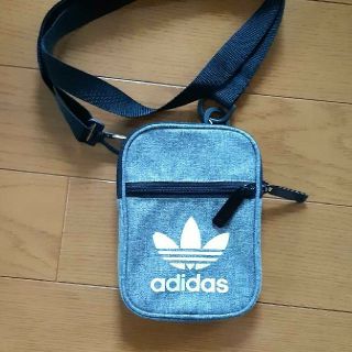 アディダス(adidas)のadidas アディダス ショルダーバッグ(ショルダーバッグ)