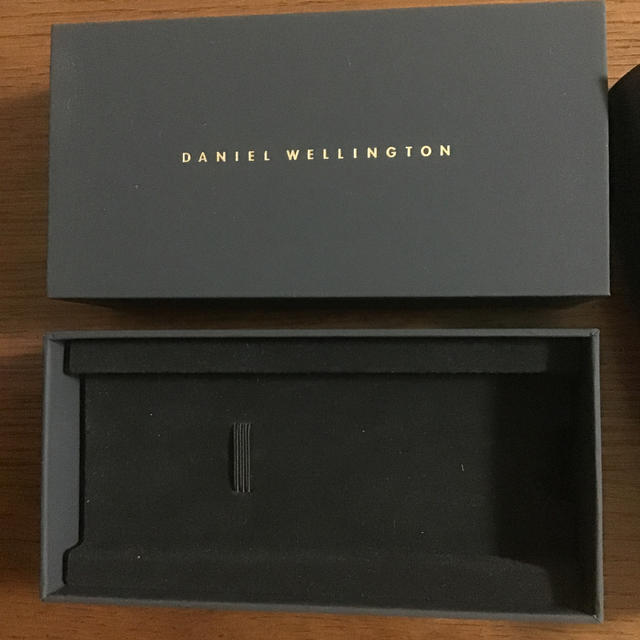 Daniel Wellington(ダニエルウェリントン)のダニエルウェリントン時計 の 箱と箱カバー レディースのファッション小物(腕時計)の商品写真