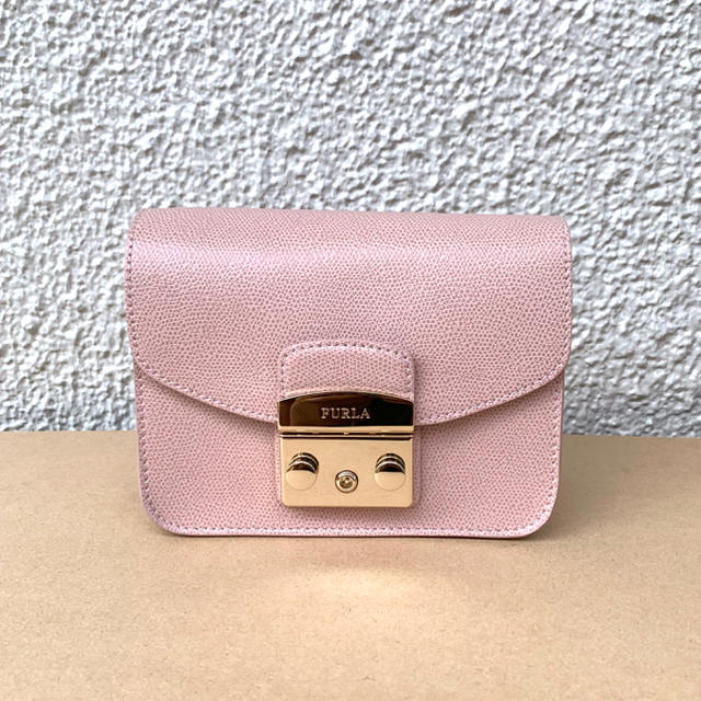 Furla(フルラ)の新品フルラ未使用メトロポリス正規品バッグ 大人気ローラさんご愛用アイテム レディースのバッグ(ショルダーバッグ)の商品写真