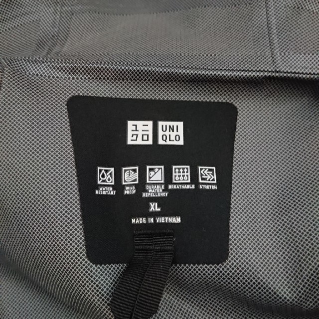 UNIQLO(ユニクロ)のユニクロ ブロックテックパーカー XL 黒 メンズのジャケット/アウター(マウンテンパーカー)の商品写真