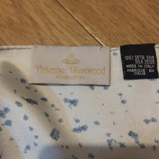 Vivienne Westwood(ヴィヴィアンウエストウッド)のインポート ミルキーウェイシルクスカーフ ホワイト レディースのファッション小物(バンダナ/スカーフ)の商品写真