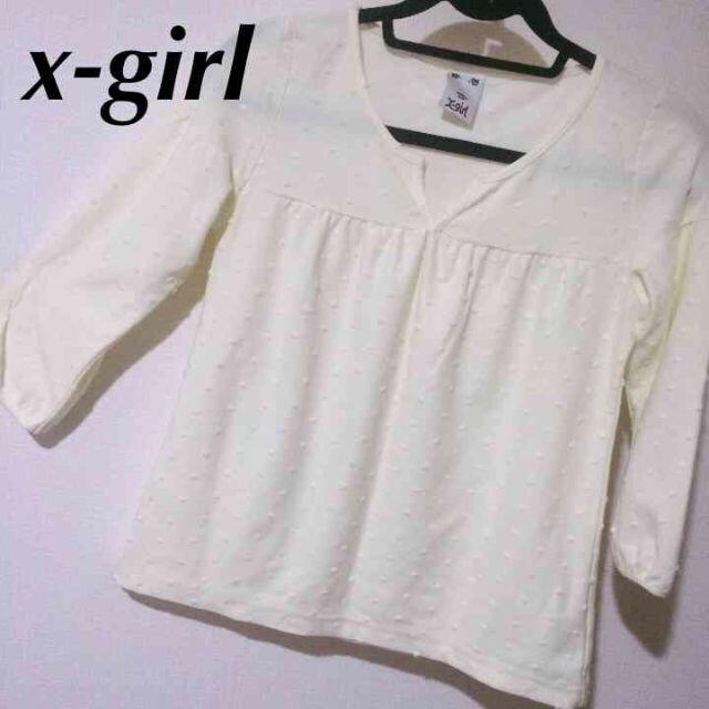 X-girl(エックスガール)のx-girlホワイトドットニット レディースのトップス(Tシャツ(長袖/七分))の商品写真