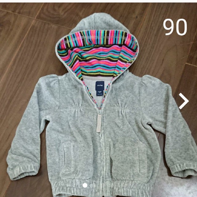 babyGAP(ベビーギャップ)のGAP パーカー90 キッズ/ベビー/マタニティのキッズ服女の子用(90cm~)(ジャケット/上着)の商品写真