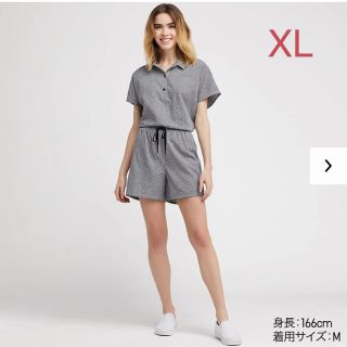 ユニクロ(UNIQLO)のユニクロ コットンリネンパジャマ（チェック・半袖）XLサイズ／ネイビー 新品！(パジャマ)