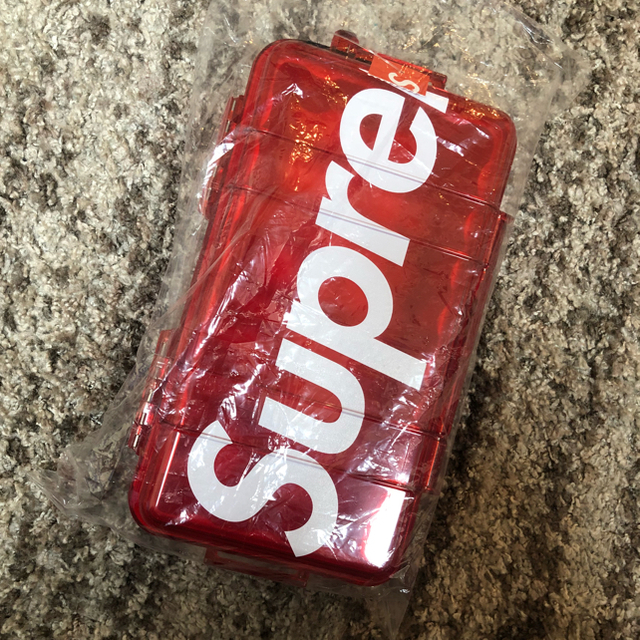 Supreme - 赤 supreme pelican 1060 case ペリカン ケース 新品の通販