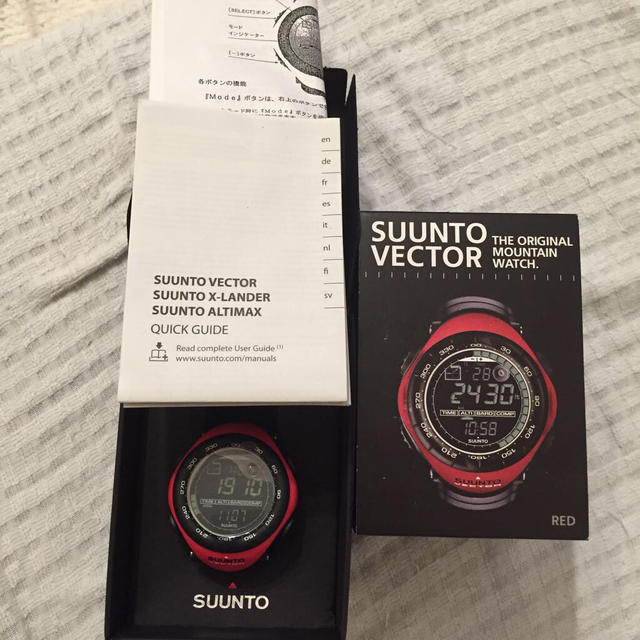 SUUNTO(スント)のSUUNTO VECTOR 赤×黒腕時計 メンズの時計(腕時計(デジタル))の商品写真