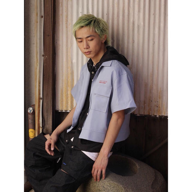 防弾少年団(BTS)(ボウダンショウネンダン)の【試着のみ】ANOTHER YOUTH crop strap shirts メンズのトップス(シャツ)の商品写真