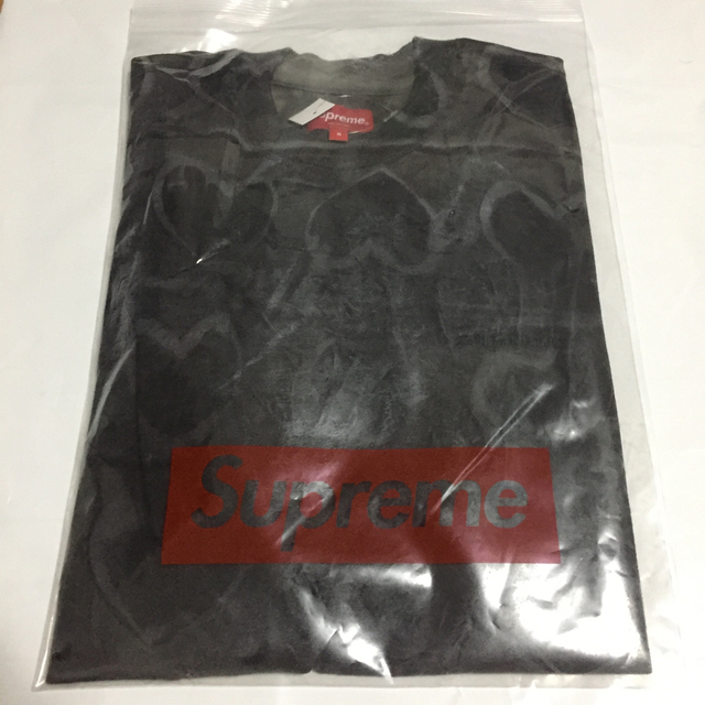 Supreme(シュプリーム)のsupreme  Hearts dyed tee 半袖　黒　ハート　柄　tシャツ メンズのトップス(Tシャツ/カットソー(半袖/袖なし))の商品写真