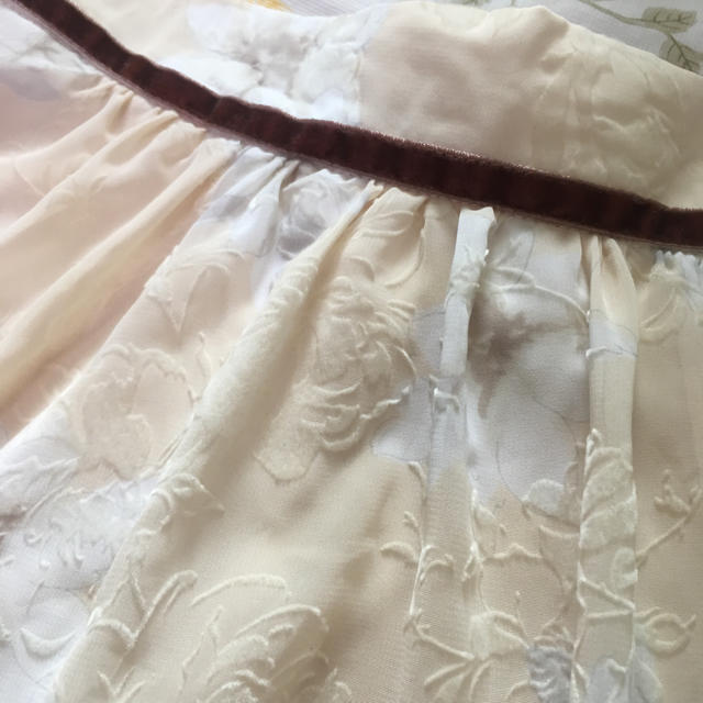 PATTERN fiona(パターンフィオナ)のパターン 新品 スカート M クリーム  レディースのスカート(ひざ丈スカート)の商品写真