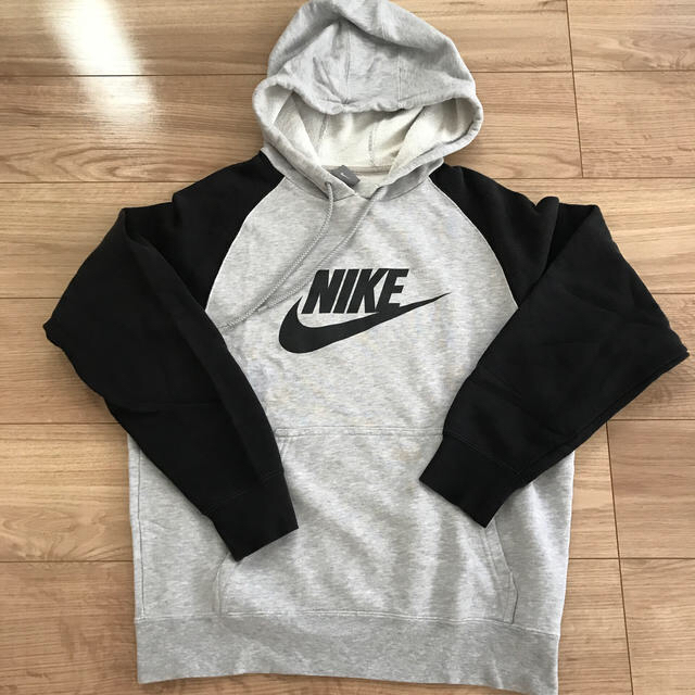 NIKE(ナイキ)のNIKE  プルオーバー  パーカー レディースのトップス(パーカー)の商品写真