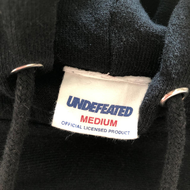 UNDEFEATED パーカー