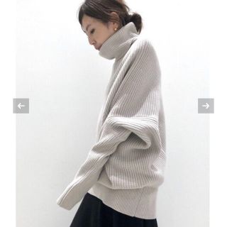 アパルトモンドゥーズィエムクラス(L'Appartement DEUXIEME CLASSE)のアパルトモン タートルネック Asymmetry Knit ベージュ(ニット/セーター)