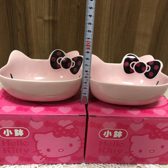 ハローキティ(ハローキティ)の【新品・未使用】ハローキティ❤︎小鉢セット❤︎ピンク❤︎ インテリア/住まい/日用品のキッチン/食器(食器)の商品写真