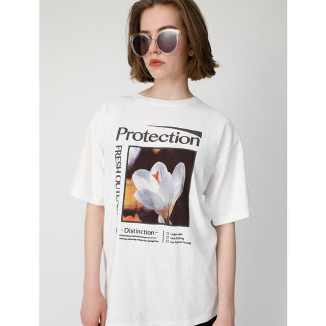 moussy(マウジー)のmoussy ProtectionTシャツ レディースのトップス(Tシャツ(半袖/袖なし))の商品写真