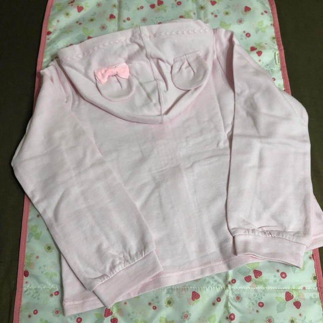 mezzo piano(メゾピアノ)の未使用  mezzo piano  パーカー  130 キッズ/ベビー/マタニティのキッズ服女の子用(90cm~)(ジャケット/上着)の商品写真