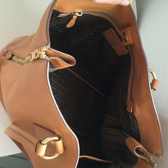 PRADA by kaori's shop|プラダならラクマ - PRADAの通販 お得NEW