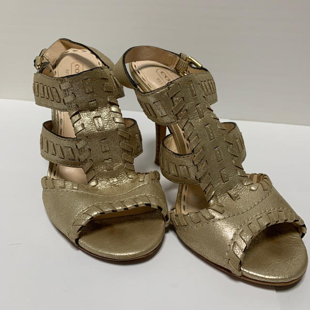COACH(コーチ)のCOACH サンダル コーチサンダル 上品なシャンパンゴールド ヌーディーカラー レディースの靴/シューズ(サンダル)の商品写真
