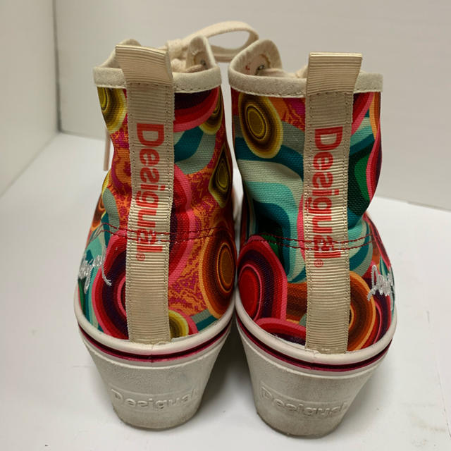 DESIGUAL(デシグアル)のdesigual デシグアル ハイカットシューズ ヒールスニーカー サイケ柄24 レディースの靴/シューズ(スニーカー)の商品写真