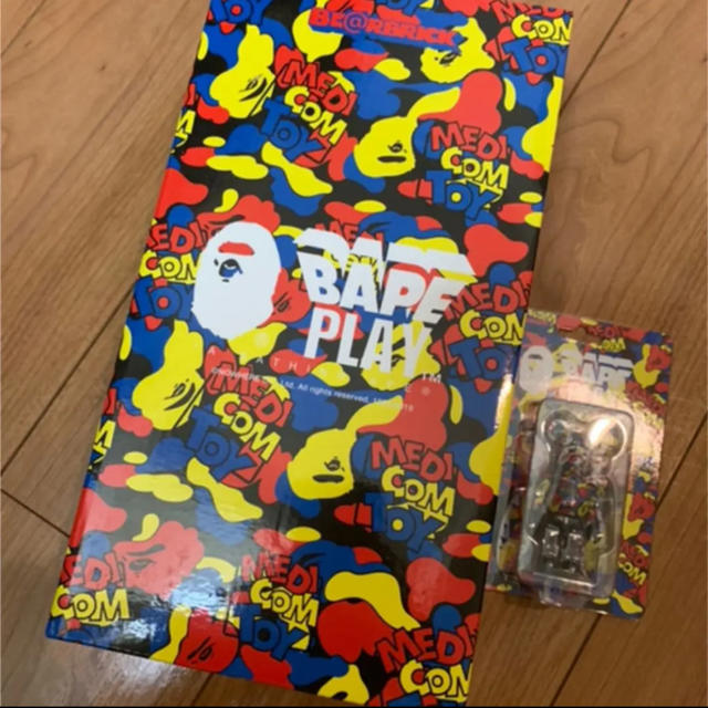 A BATHING APE(アベイシングエイプ)のBAPE CAMO SHARK BE@RBRICK 100% 400% メンズのファッション小物(その他)の商品写真