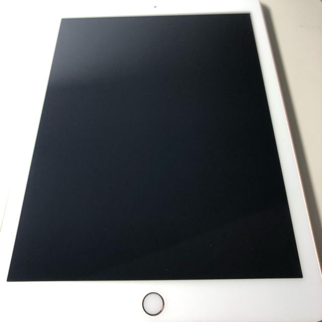 iPad第6世代 ゴールド 32GB WiFiモデル ケース・フィルム付き