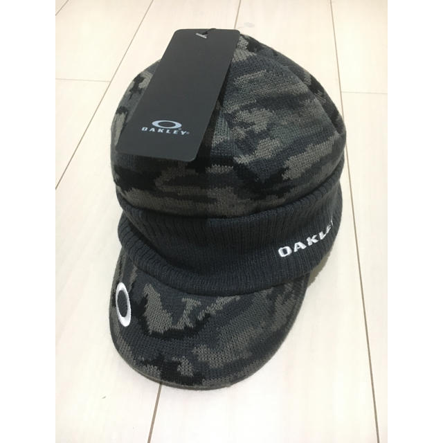 Oakley(オークリー)の【新品未使用】オークリー  ニット キャップ メンズの帽子(ニット帽/ビーニー)の商品写真