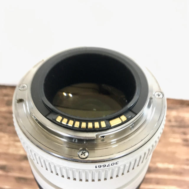 Canon(キヤノン)の美品 canon EF70-200mm F4L USM 元箱付属一式 スマホ/家電/カメラのカメラ(レンズ(単焦点))の商品写真