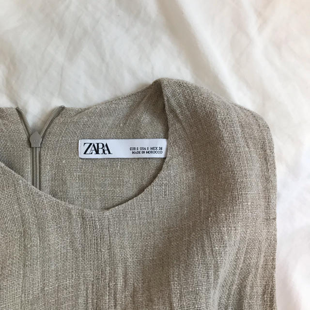 ZARA(ザラ)のZARA タンクトップ ノースリーブ レディースのトップス(シャツ/ブラウス(半袖/袖なし))の商品写真