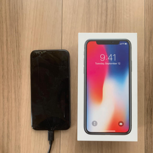 Apple(アップル)のiphone x 64g スマホ/家電/カメラのスマートフォン/携帯電話(スマートフォン本体)の商品写真