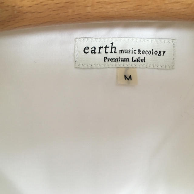 earth music & ecology(アースミュージックアンドエコロジー)のearth長袖シャツ  Mサイズ レディースのトップス(シャツ/ブラウス(長袖/七分))の商品写真