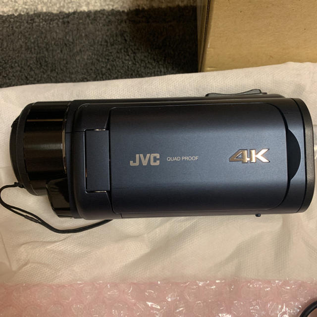 KENWOOD(ケンウッド)のJVC GZ-RY980-A 防水 EverioR 4K ビデオカメラ 美品 スマホ/家電/カメラのカメラ(ビデオカメラ)の商品写真