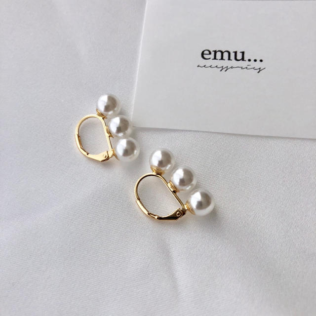 IENA(イエナ)の#779    3連 パール フック ピアス レディースのアクセサリー(ピアス)の商品写真