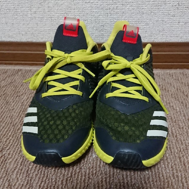 adidas(アディダス)の《ミリー様専用》adidas キッズ  23㎝ キッズ/ベビー/マタニティのキッズ靴/シューズ(15cm~)(スニーカー)の商品写真