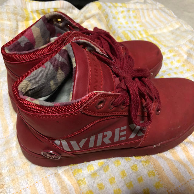 AVIREX(アヴィレックス)のAVIREX シューズ 赤 メンズの靴/シューズ(スニーカー)の商品写真