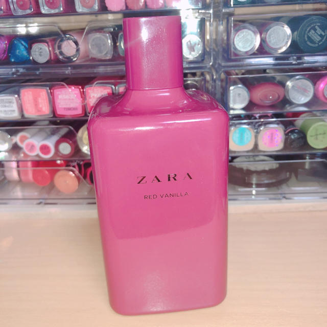 ZARA(ザラ)の【美品】ZARA Red Vanilla 200ml コスメ/美容の香水(香水(女性用))の商品写真